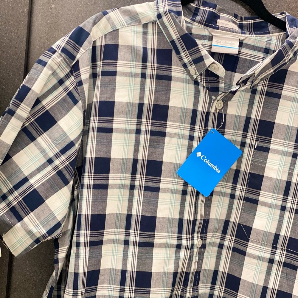 Mens Regular Fit Columbia Button down NWT
